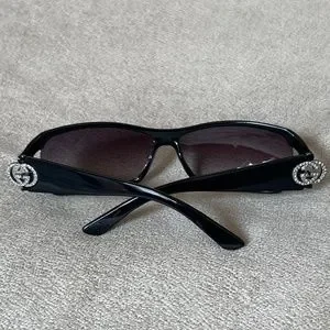 Gucci | Accessories | Gucci Flawless Black Sunglasses With  display picture 3